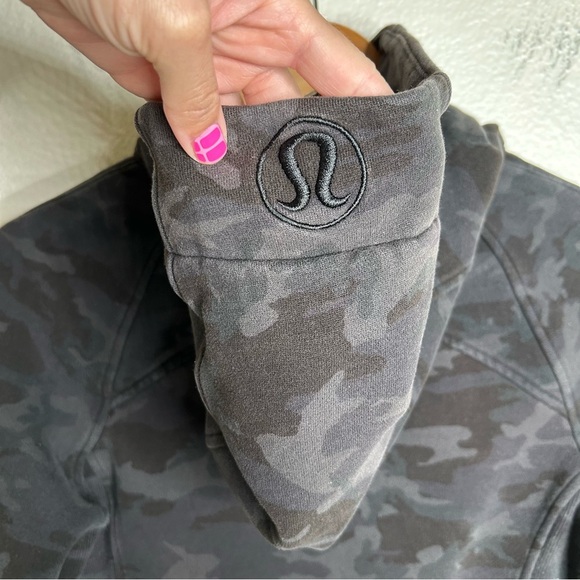 Lululemon Scuba Hoodie camo print 6 - Picture 9 of 11